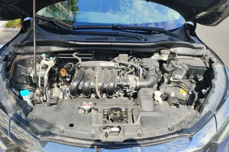 Used Honda Vezel 2020 1.5L CVT Elite Edition Engine Bay