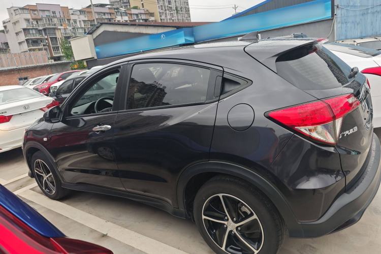 Used Honda Vezel 2020 1.5L CVT Pioneer Edition Exterior 3