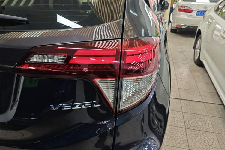 Used Honda Vezel 2020 1.5L CVT Luxury Edition Exterior 3