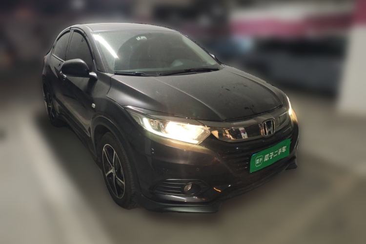 Used Honda Vezel 2020 1.5L CVT Pioneer Edition Front Right 45 Deg