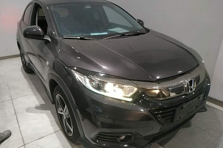 Used Honda Vezel 2020 1.5L CVT Pioneer Edition Front Right 45 Deg