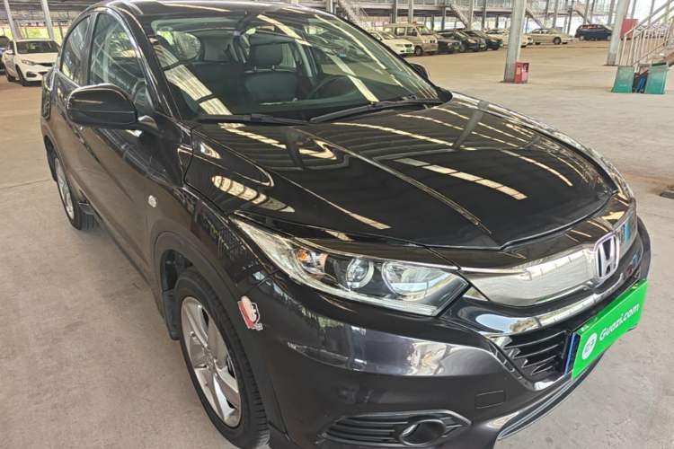 Used Honda Vezel 2020 220 TURBO CVT Elite Edition Front Right 45 Deg