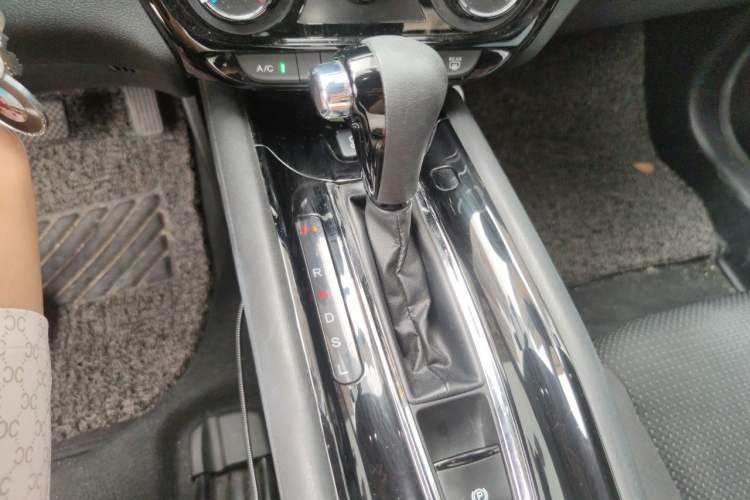 Used Honda Vezel 2020 1.5L CVT Elite Edition Gear Lever