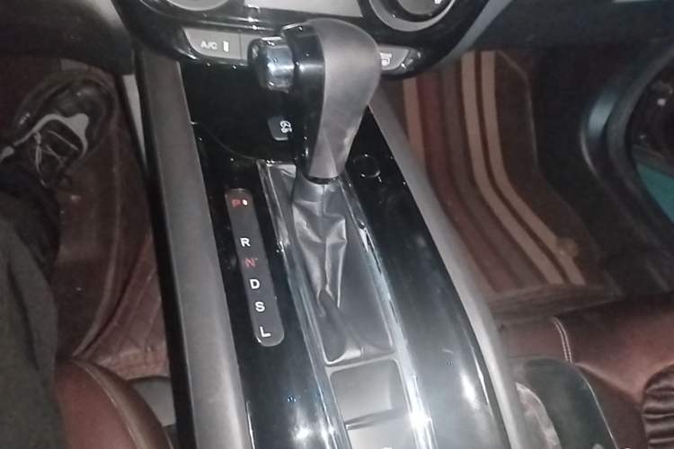 Used Honda Vezel 2020 1.5L CVT Elite Edition Gear Lever