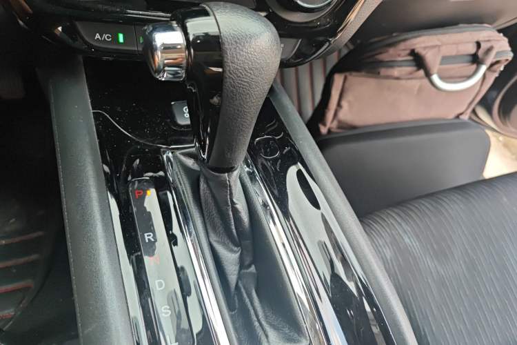 Used Honda Vezel 2020 1.5L CVT Pioneer Edition Gear Lever