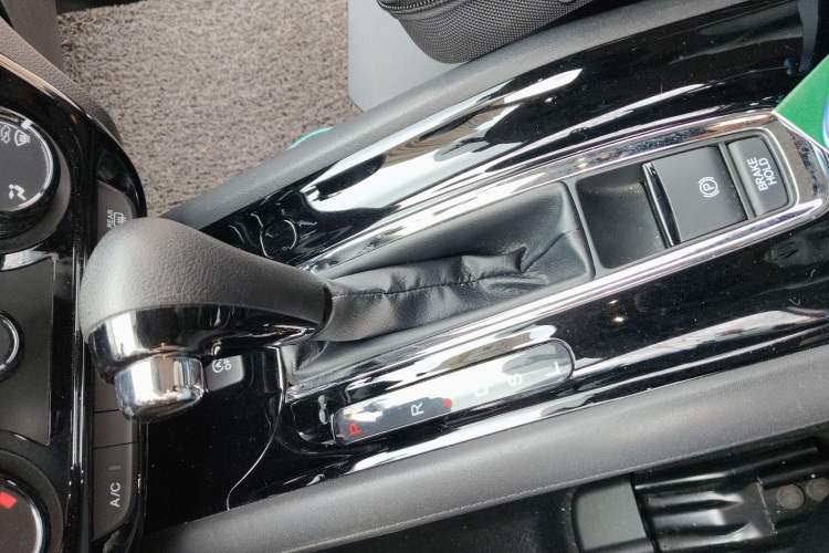 Used Honda Vezel 2020 1.5L CVT Pioneer Edition