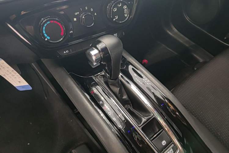 Used Honda Vezel 2020 1.5L CVT Elite Edition Gear Lever