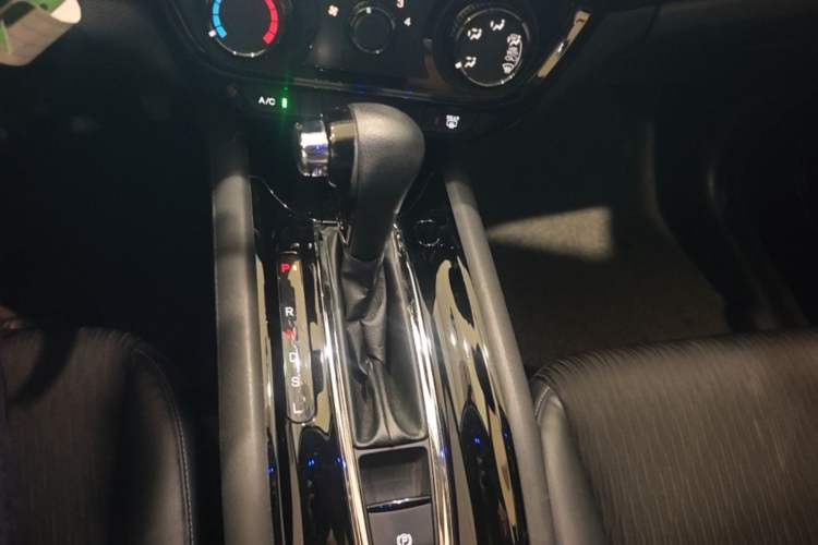 Used Honda Vezel 2020 1.5L CVT Pioneer Edition Gear Lever