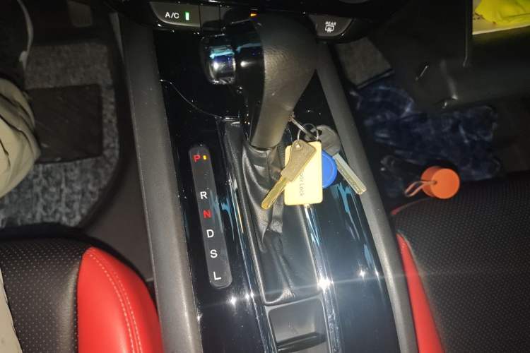 Used Honda Vezel 2020 1.5L CVT Luxury Edition Gear Lever