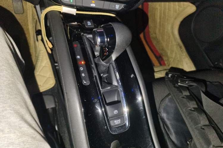 Used Honda Vezel 2020 1.5L CVT Pioneer Edition Gear Lever