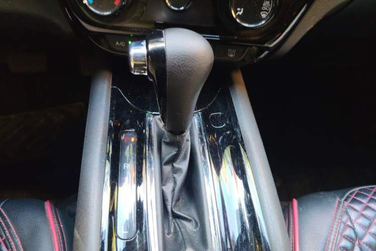 Used Honda Vezel 2020 1.5L CVT Pioneer Edition Gear Lever