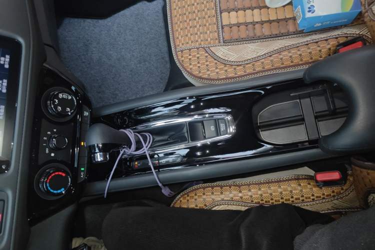 Used Honda Vezel 2020 1.5L CVT Pioneer Edition Gear Lever