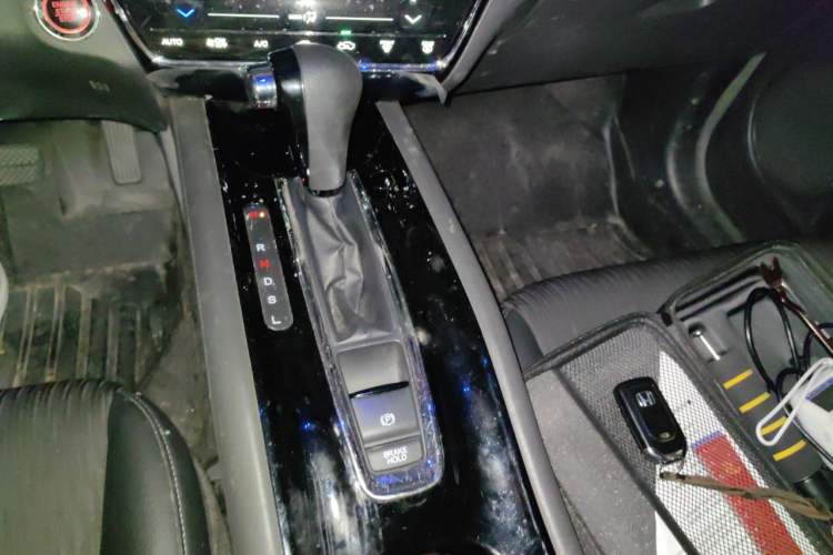Used Honda Vezel 2020 220 TURBO CVT Luxury Edition Gear Lever