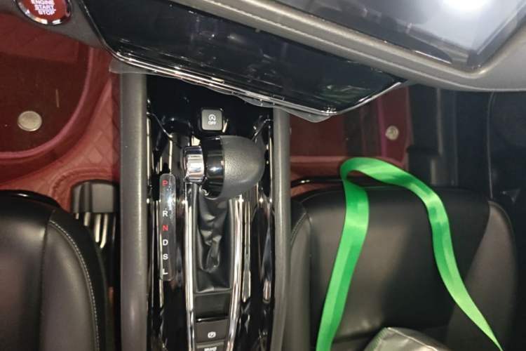 Used Honda Vezel 2020 220 TURBO CVT Elite Edition Gear Lever