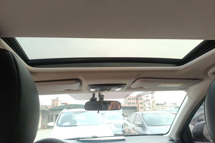 Used Honda Vezel 2020 1.5L CVT Pioneer Edition Headliner