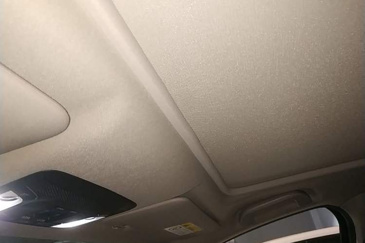 Used Honda Vezel 2020 1.5L CVT Pioneer Edition Headliner