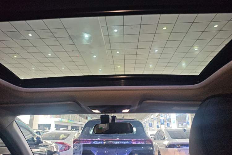 Used Honda Vezel 2020 1.5L CVT Pioneer Edition Headliner