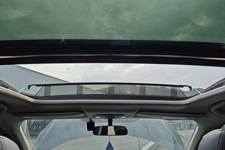 Used Honda Vezel 2020 1.5L CVT Elite Edition Headliner