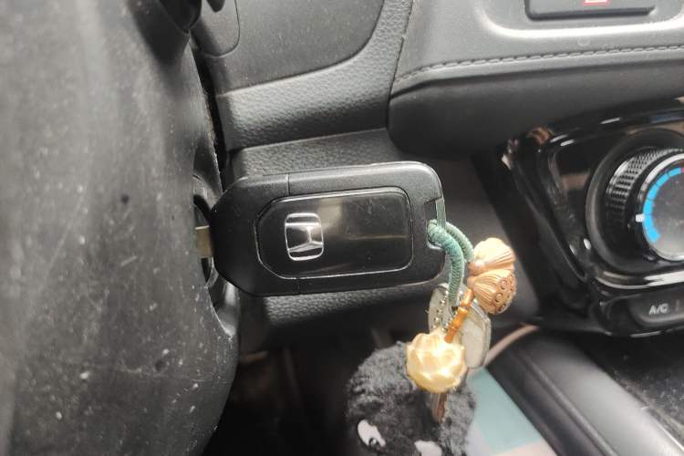 Used Honda Vezel 2020 1.5L CVT Pioneer Edition Interior 1