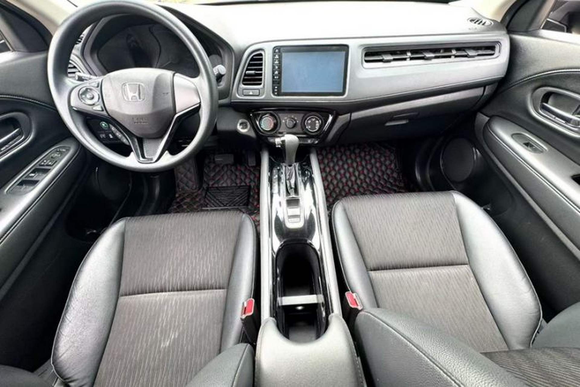 Used Honda Vezel 2020 1.5L CVT Luxury Edition Interior 1