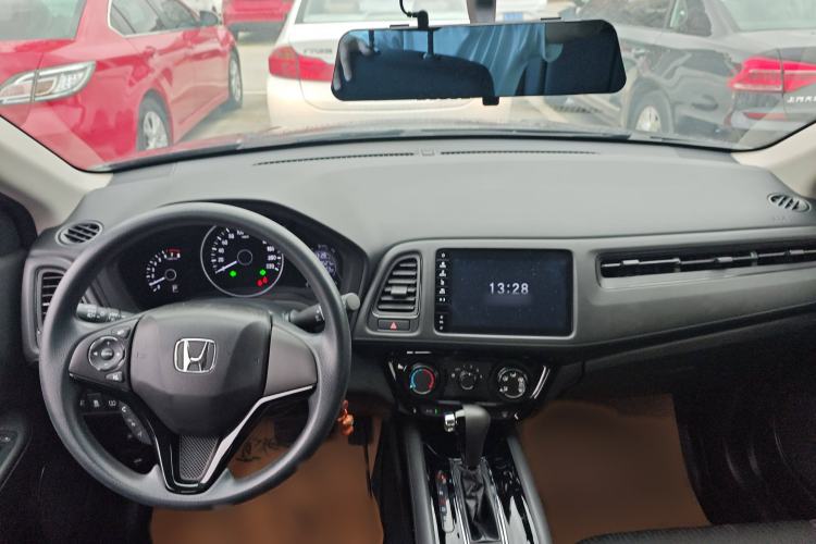 Used Honda Vezel 2020 1.5L CVT Pioneer Edition Interior 1