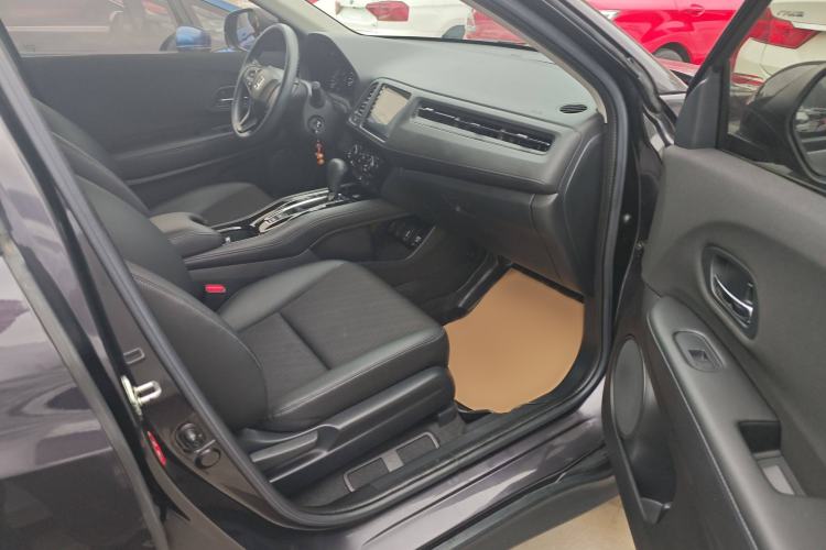 Used Honda Vezel 2020 1.5L CVT Pioneer Edition Interior 10