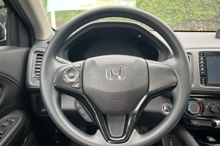 Used Honda Vezel 2020 1.5L CVT Luxury Edition Interior 11
