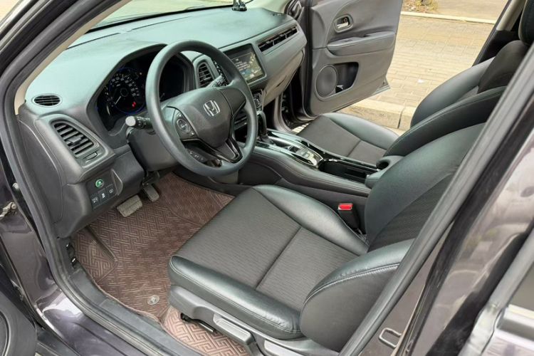 Used Honda Vezel 2020 1.5L CVT Luxury Edition Interior 2