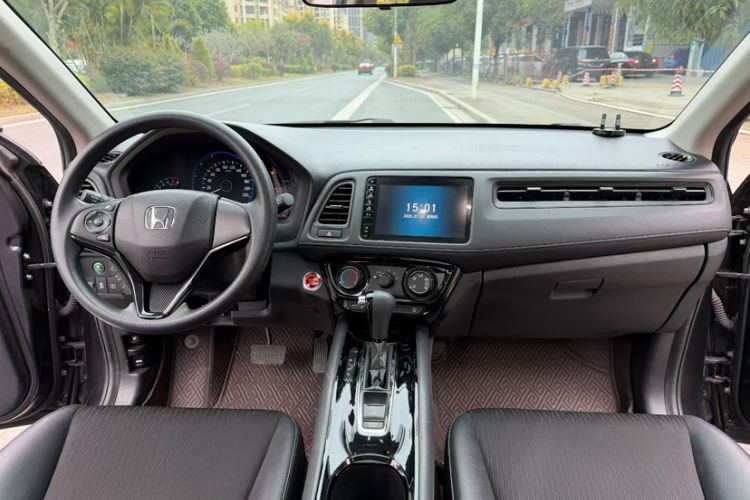 Used Honda Vezel 2020 1.5L CVT Luxury Edition Interior 3