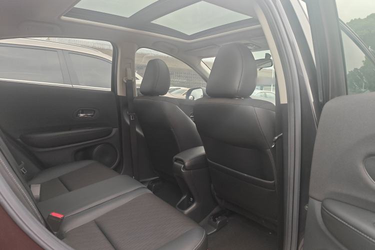Used Honda Vezel 2020 1.5L CVT Pioneer Edition Interior 4