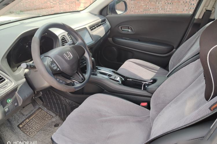 Used Honda Vezel 2020 1.5L CVT Pioneer Edition Interior 4