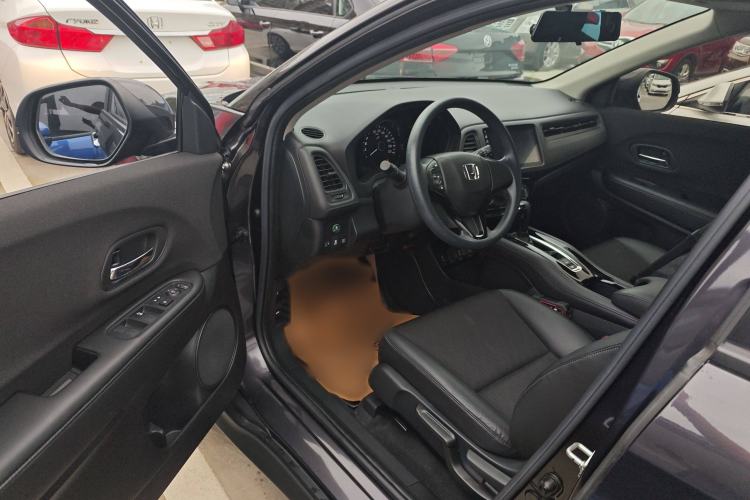 Used Honda Vezel 2020 1.5L CVT Pioneer Edition Interior 5