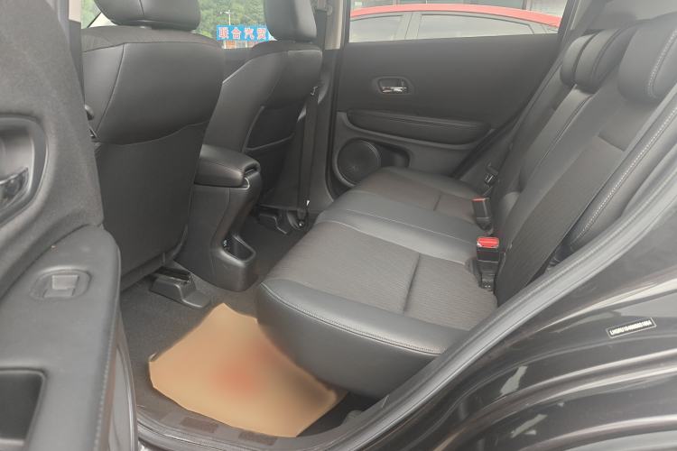 Used Honda Vezel 2020 1.5L CVT Pioneer Edition Interior 6