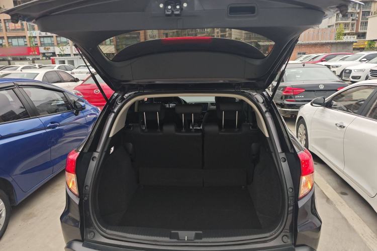 Used Honda Vezel 2020 1.5L CVT Pioneer Edition Interior 8