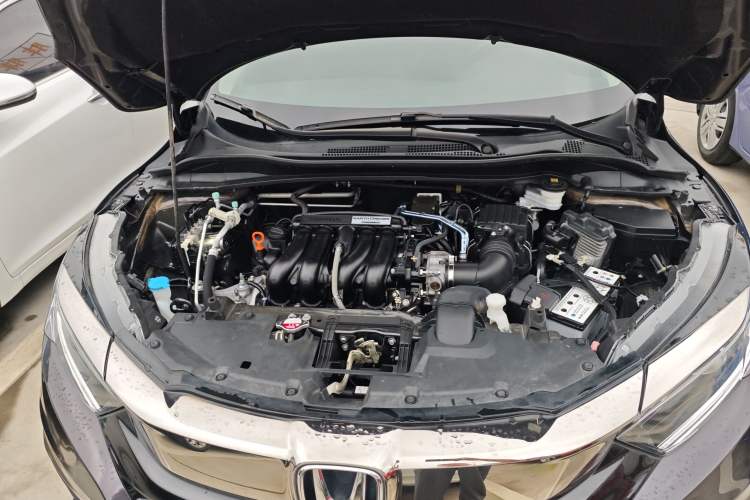 Used Honda Vezel 2020 1.5L CVT Pioneer Edition Interior 9