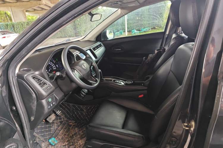 Used Honda Vezel 2020 1.5L CVT Elite Edition Left Front Seat