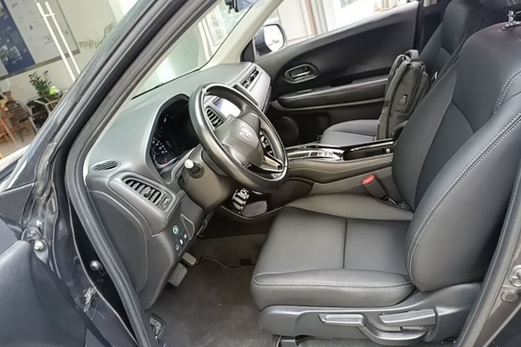 Used Honda Vezel 2020 1.5L CVT Elite Edition Left Front Seat