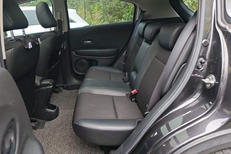 Used Honda Vezel 2020 1.5L CVT Pioneer Edition Left Rear Seat