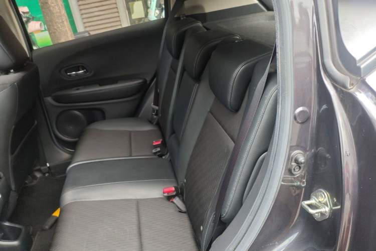 Used Honda Vezel 2020 1.5L CVT Pioneer Edition Left Rear Seat