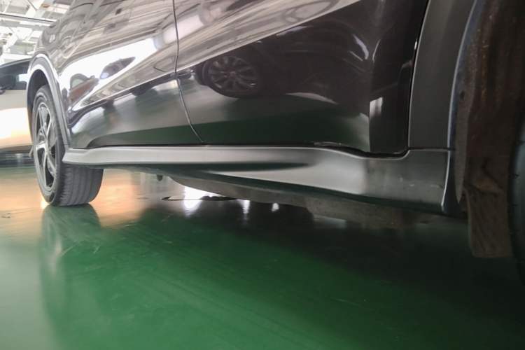 Used Honda Vezel 2020 1.5L CVT Pioneer Edition Left Side Sill