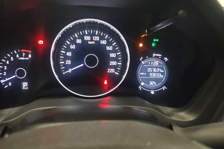 Used Honda Vezel 2020 1.5L CVT Pioneer Edition Odometer Close Up