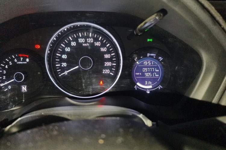 Used Honda Vezel 2020 1.5L CVT Pioneer Edition Odometer Close Up