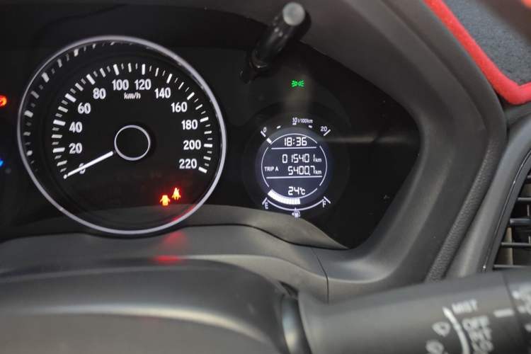 Used Honda Vezel 2020 1.5L CVT Pioneer Edition Odometer Close Up