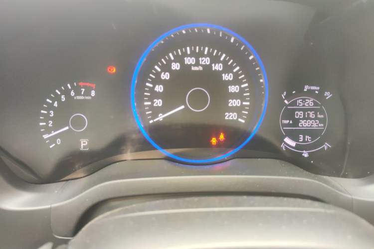 Used Honda Vezel 2020 1.5L CVT Pioneer Edition Odometer Close Up