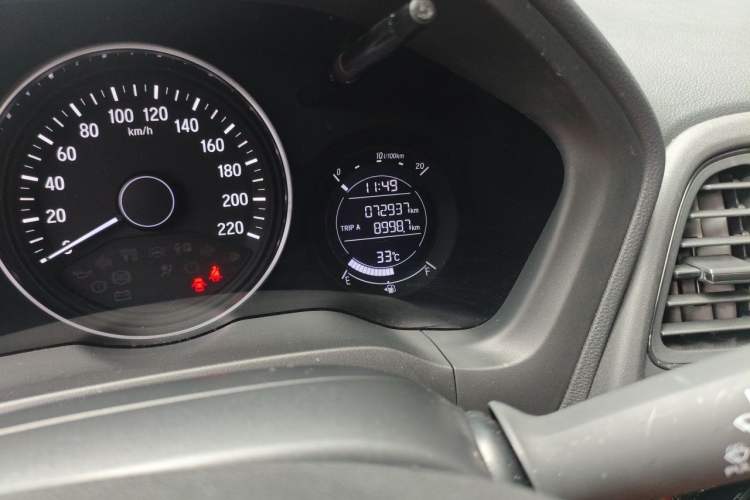 Used Honda Vezel 2020 1.5L CVT Pioneer Edition Odometer Close Up
