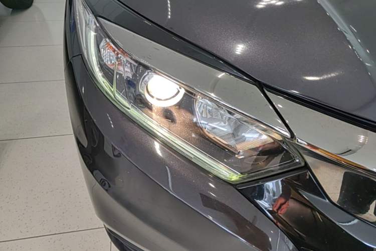 Used Honda Vezel 2020 1.5L CVT Elite Edition Right Front Headlight
