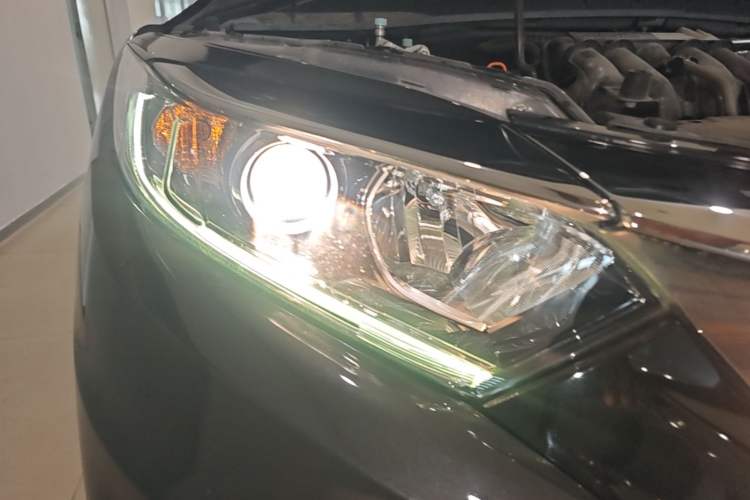 Used Honda Vezel 2020 1.5L CVT Pioneer Edition Right Front Headlight