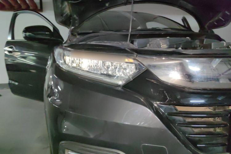 Used Honda Vezel 2020 220 TURBO CVT Luxury Edition Right Front Headlight