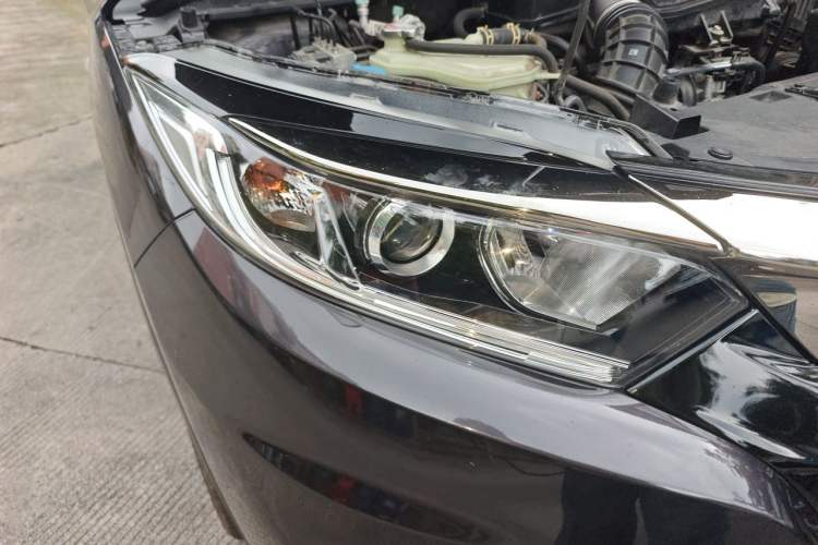 Used Honda Vezel 2020 220 TURBO CVT Elite Edition Right Front Headlight
