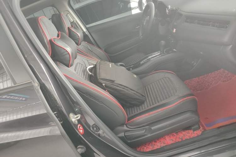 Used Honda Vezel 2020 1.5L CVT Luxury Edition Right Front Seat